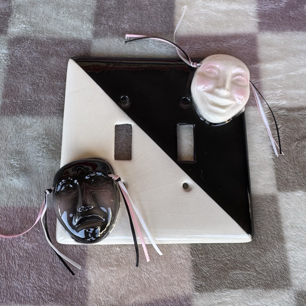 1986 Ronnie's Ceramic Thespian Happy Sad‎ Mask Light Switch Cover